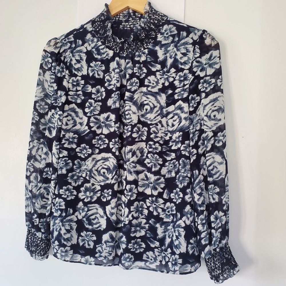 J. CREW XS Shaded Floral Crinkle Chiffon Smocked Top Navy LS Mock Neck Office - Picture 5 of 15
